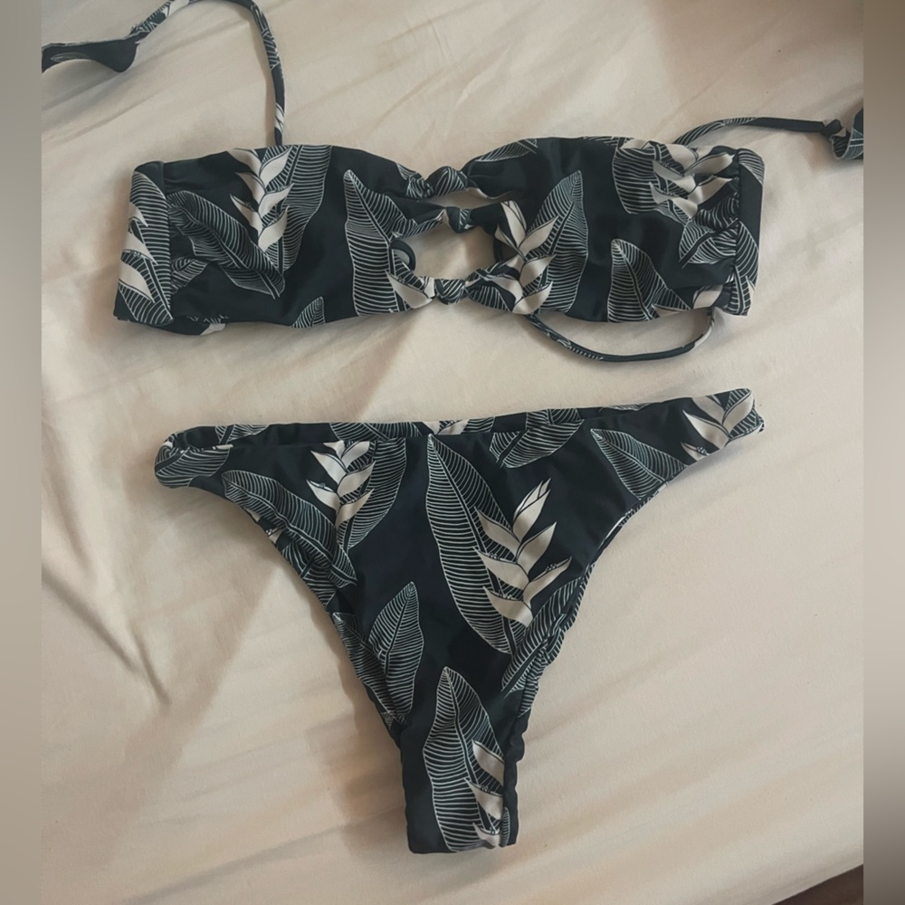 Benoa Bikini Set.